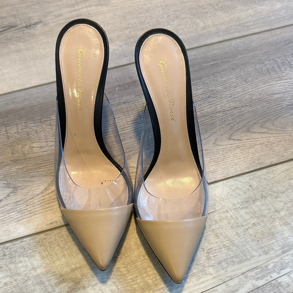 Gianvito Rossi Beige Pointed-Toe Clear Panel Mule
